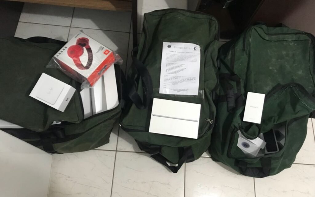 suspeito-de-lucrar-r$-100-mil-por-ms-com-contrabandos-preso-com-r$-600-mil-em-eletrnicos-ilcitos,-em-goinia