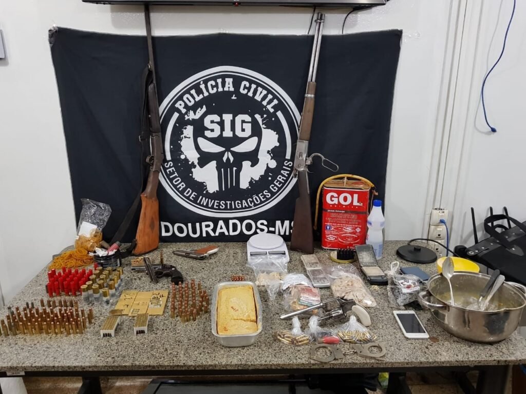 armas,-drogas-e-munies-so-apreendidas-em-operao-da-polcia-civil-em-ms