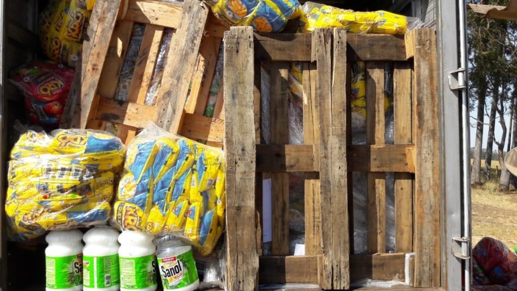 Motorista do RJ preso em MS com 1.721 kg de maconha em meio a fardos de salgadinhos motorista-do-rj-preso-em-ms-com-1.721-kg-de-maconha-em-meio-a-fardos-de-salgadinhos