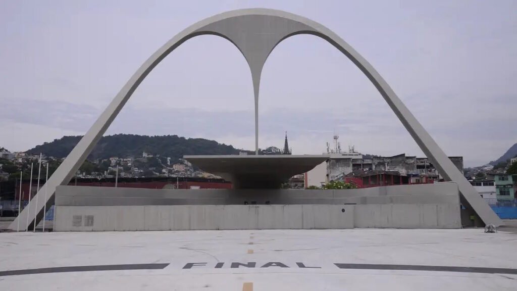 ‘risco-concreto-de-incndio’:-governo-do-rj-pode-vetar-carnaval-na-marqus-de-sapuca