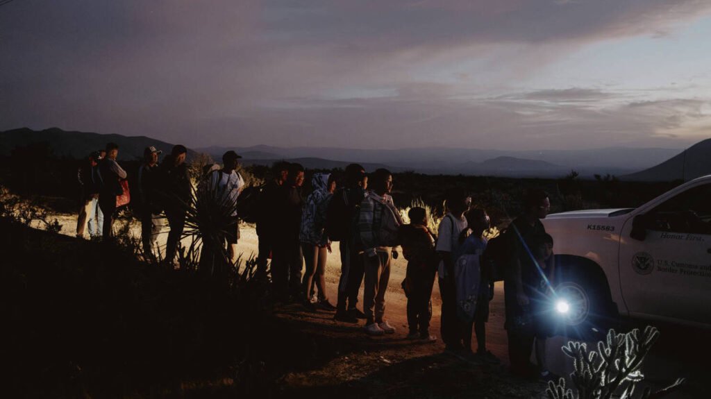 Nmero recorde de imigrantes na fronteira dos Estados Unidos atola o sistema nmero-recorde-de-imigrantes-na-fronteira-dos-estados-unidos-atola-o-sistema