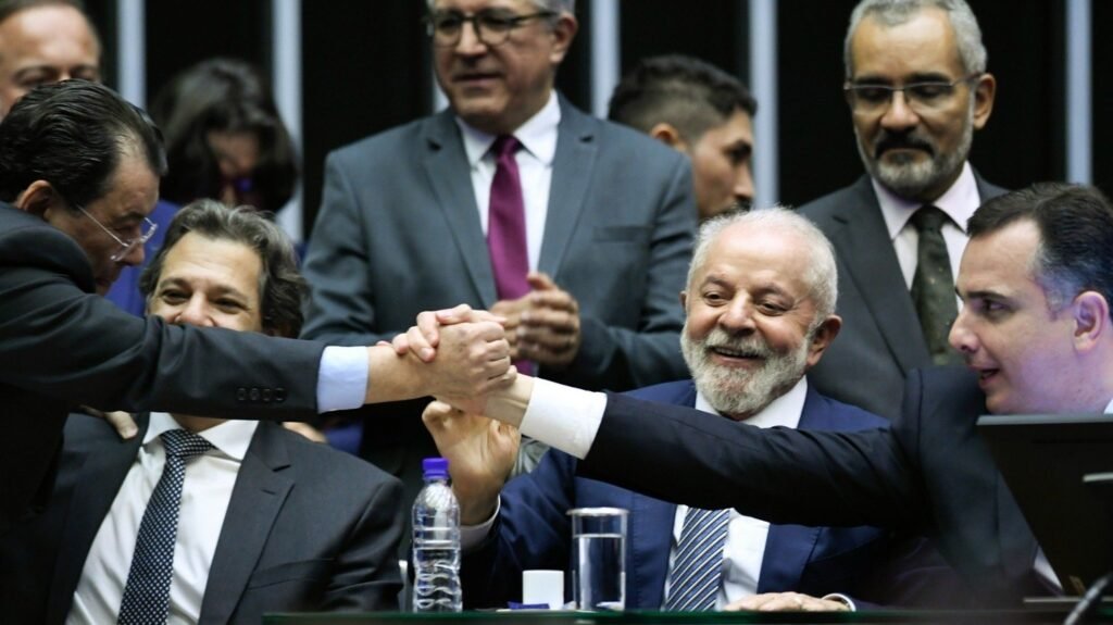 em-gesto-de-aproximao,-lula-promove-jantar-com-senadores-nesta-tera-no-palcio-da-alvorada