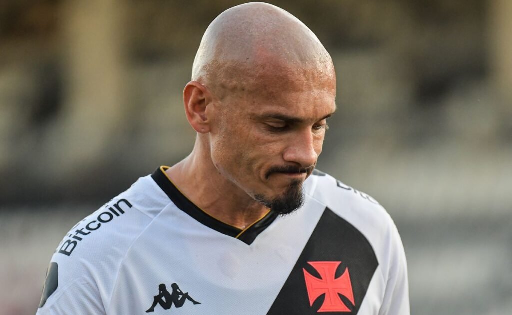 rubro-negro-comunicado-maicon-ser-jogador-do-vasco-de-gama