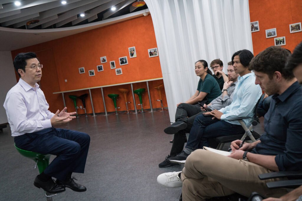 china-acelera-desenvolvimento-de-ia,-mas-ainda-depende-de-cdigos-criados-nos-eua