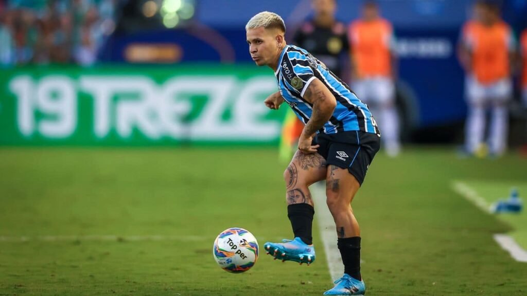 anlise:-soteldo-e-gustavo-nunes-devem-jogar-juntos-no-grmio?