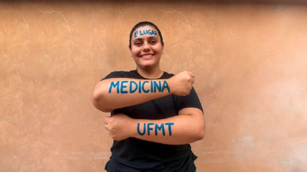 Estudante da rede estadual passa em 1º lugar para Medicina na UFMT: