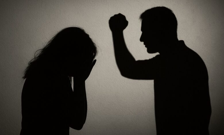 Mulher é arrastada e agredida com socos e tapas pelo marido no Araguaia