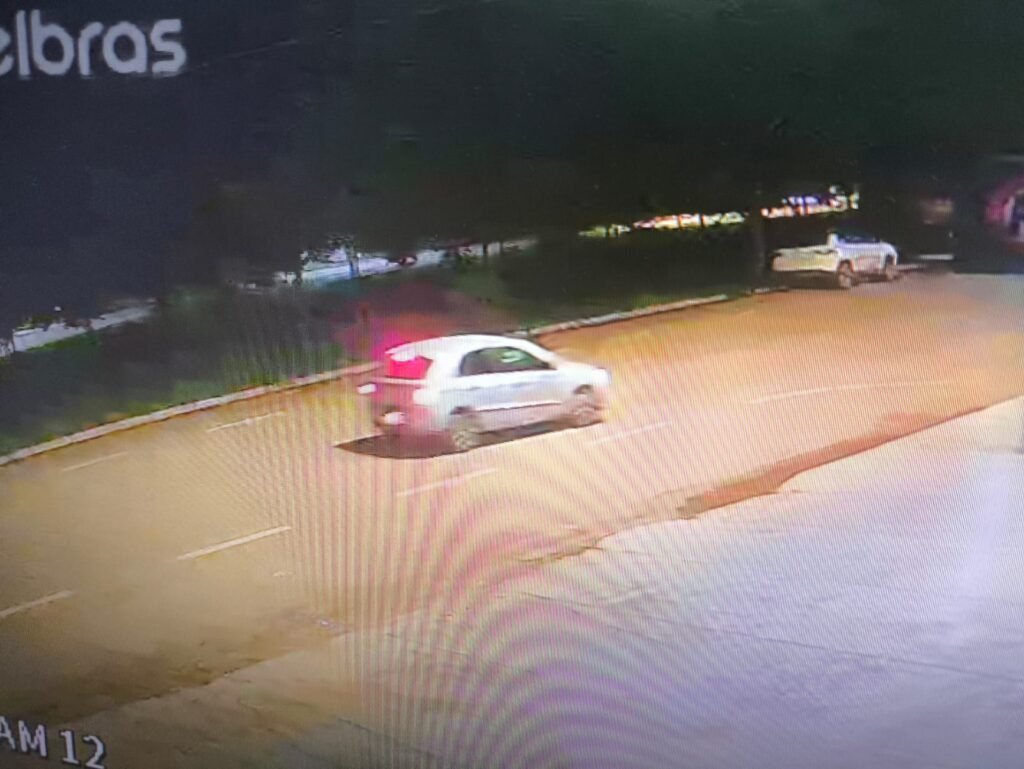 Quadrilha age de madrugada, furta módulos de caminhões e revolta caminhoneiros