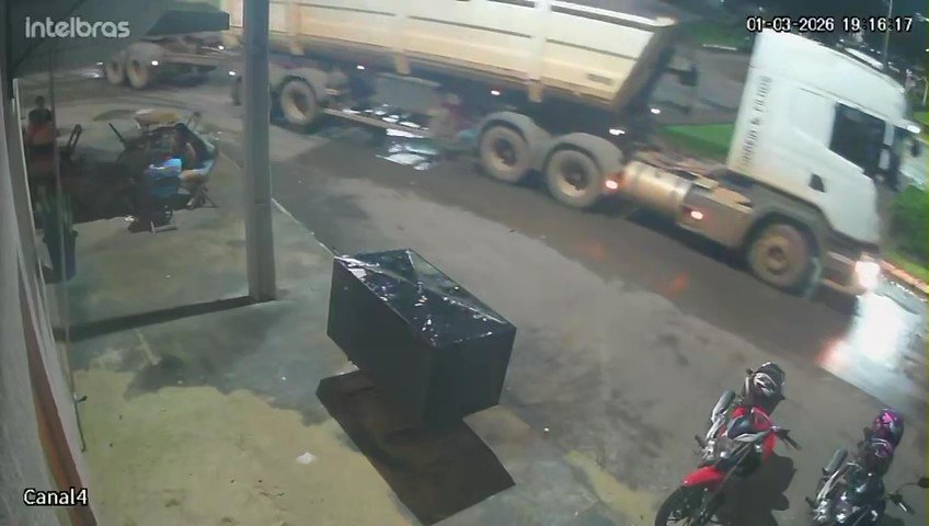 Imagens de câmera de segurança revelam suposta carreta envolvida em acidente fatal em Querência